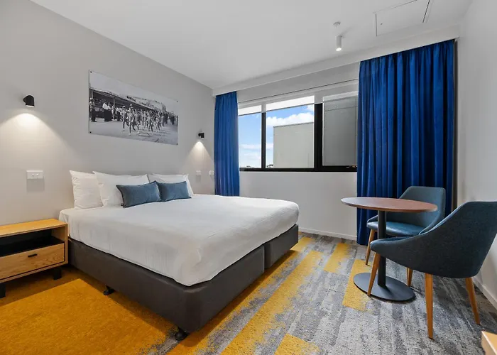 Mj Mcmahon Motel