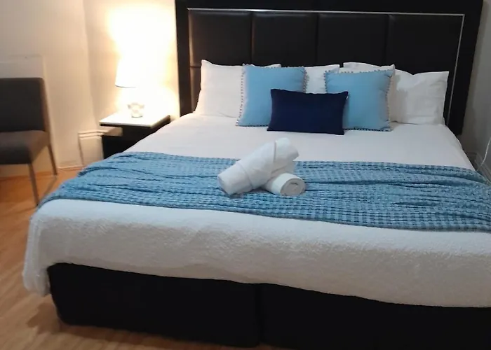 Jerilderie Hotel - Pub, Restaurant & Accommodation