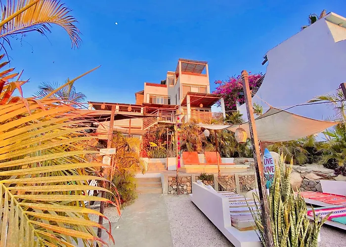 Outsite Todos Santos - Work, Connect, Explore