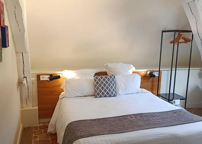 Les Glycines Vezelay