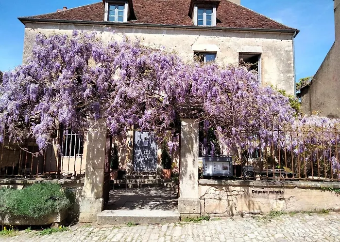 Les Glycines Vezelay