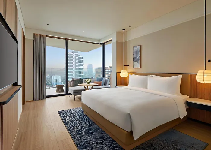 Hyatt Place Ha Long Bay, Bai Chay