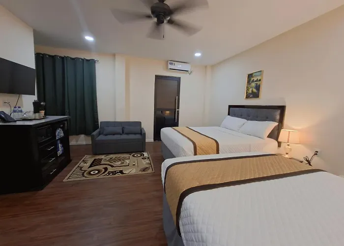 Rey'Z Hotel And Suites