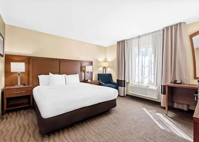Aurora Inn