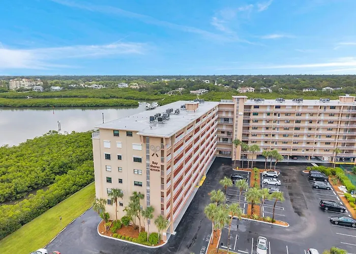 Bayshore Yacht And Tennis Club Unit 306