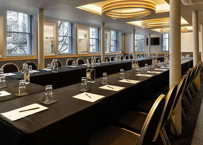 Doubletree By Hilton Belfast City Ten Square