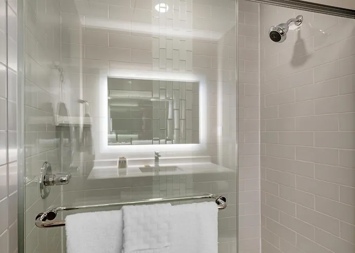 Best Western Plus Dartmouth Hotel & Suites