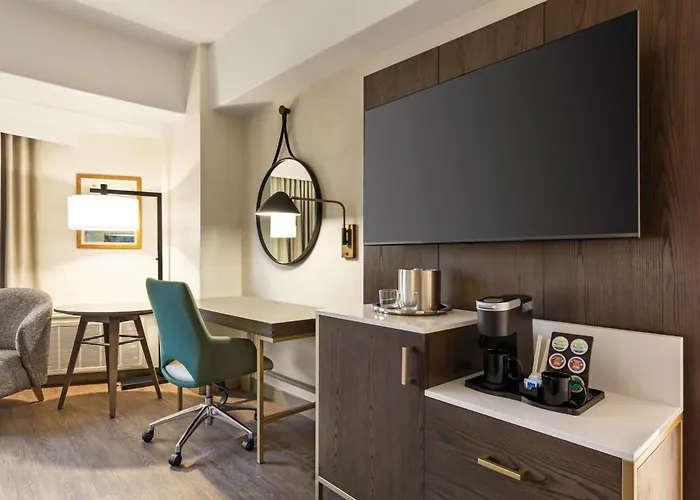 Crowne Plaza Seattle - No Resort Fee - Newly Renovated Ihg Hotel