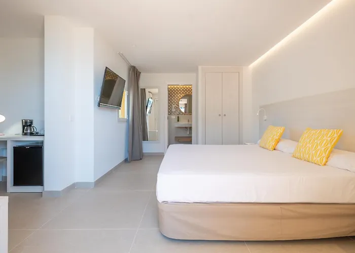 Flor Los Almendros Hotel