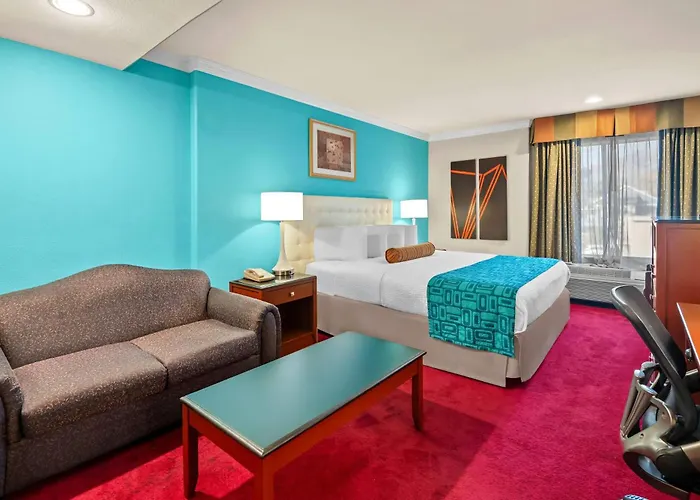 Howard Johnson By Wyndham Pasadena