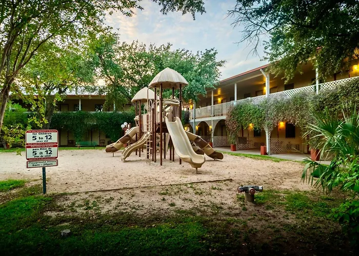 Family Garden Inn & Suites