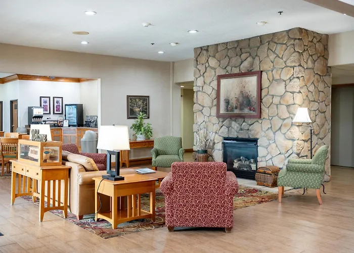 Coshocton Village Inn & Suites