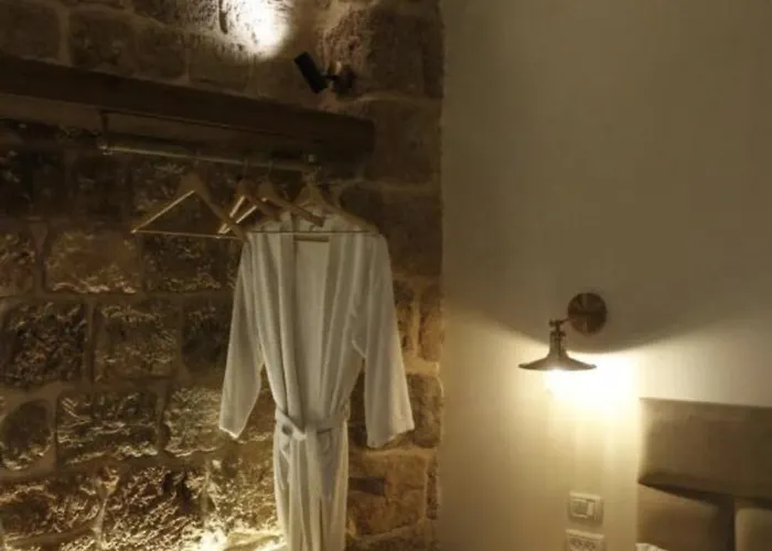 Akotika Boutique