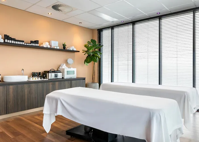Corendon Urban Amsterdam Schiphol Airport Hotel