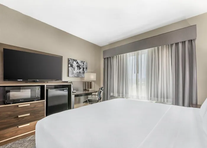 Best Western Plus Parkside Inn & Suites