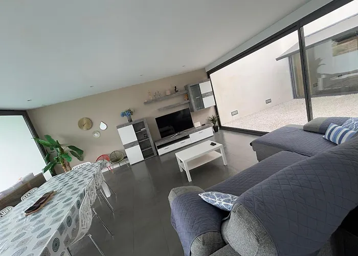 Modern Villa With Private Pool/ 400M To The Beach