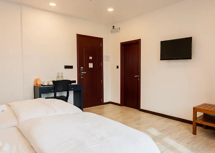 Handhu Runbaa Inn - Dhangethi