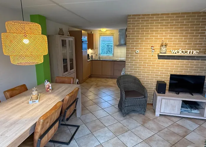 Vakantiehuis met afgesloten tuin, dichtbij het strand