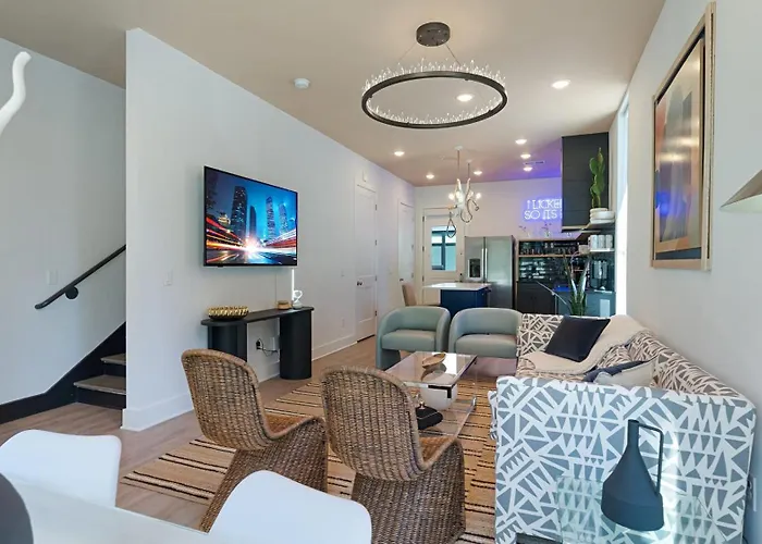 The Grove By Avantstay Stylish And Spacious Perfect For Groups