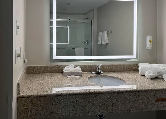 Comfort Inn & Suites Syracuse-Carrier Circle