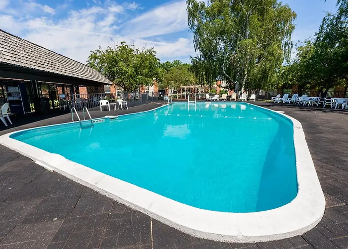 Fireside Inn & Suites Portland (Adults Only)