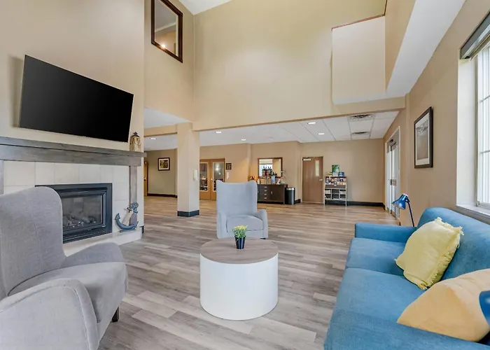 Comfort Suites Lake Geneva East
