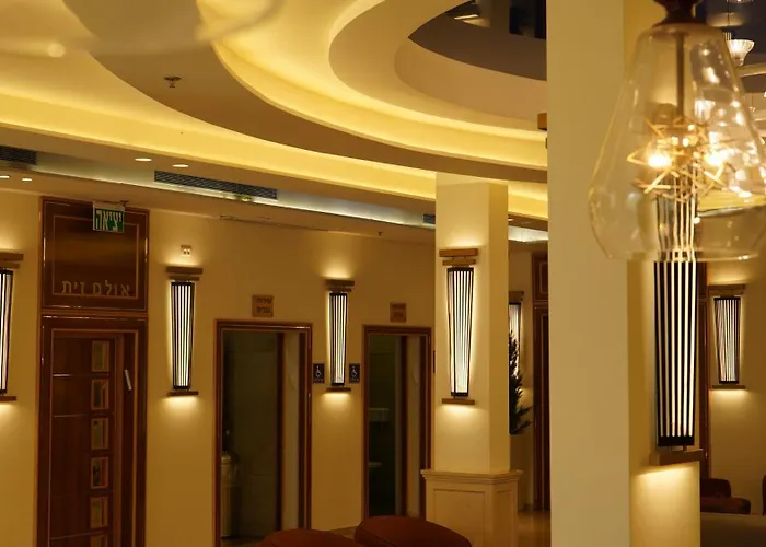 Aristocrat Hotel Glatt Kosher