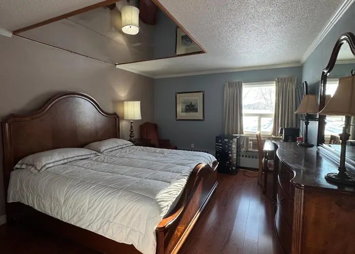 Country Road Motor Inn