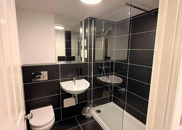 Dalkeith Phoenix Aparthotel Ltd