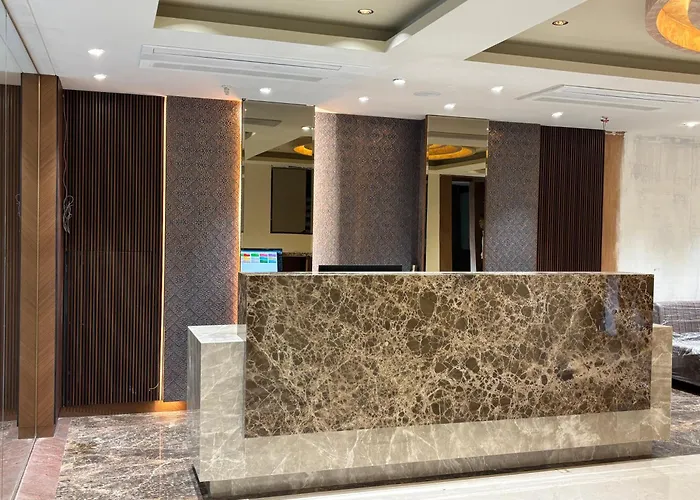 Hotel Raj Hari Palace