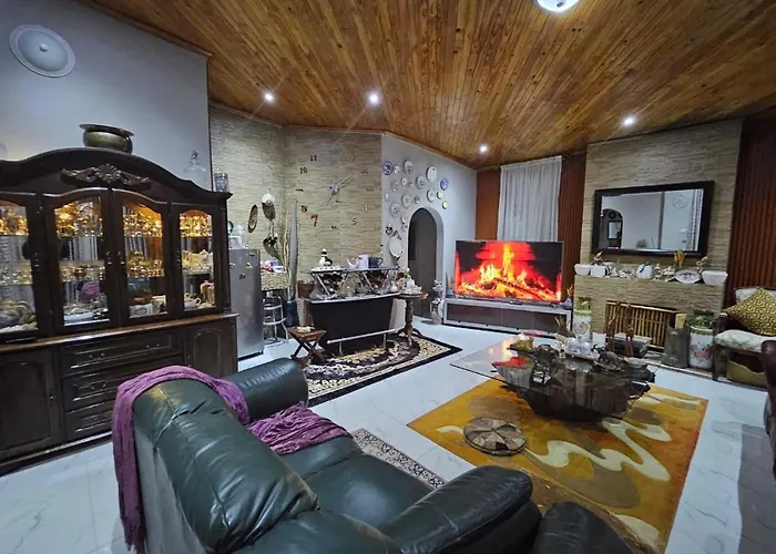 Pagotwe Lodge 4 Bedroomed Self Catering