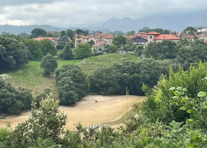 Casa de piedra reformada, playa Poo, Llanes