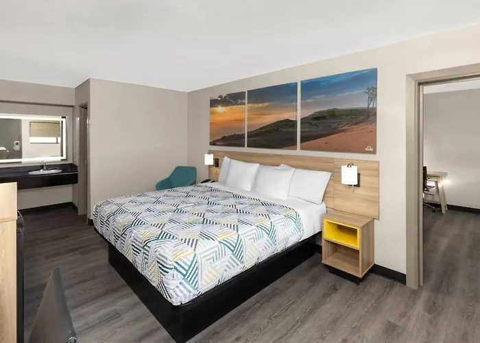 Days Inn By Wyndham Kansas City Northeast