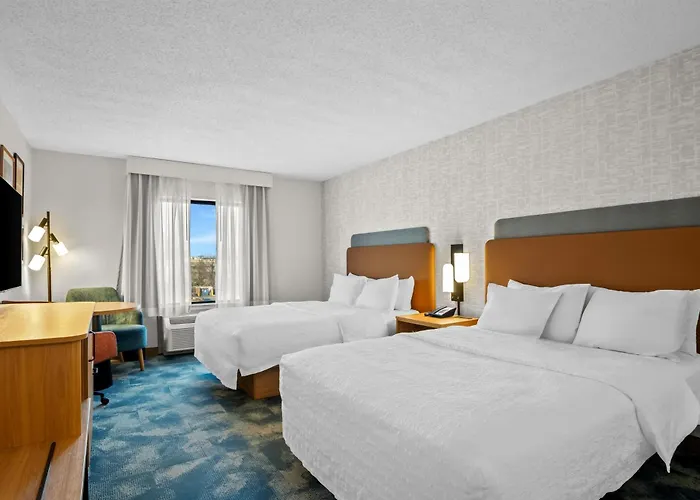 Hampton Inn & Suites Detroit-Canton