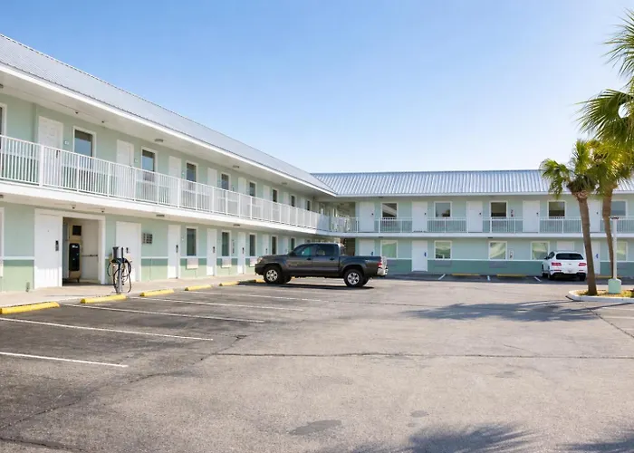 Destin Inn & Suites