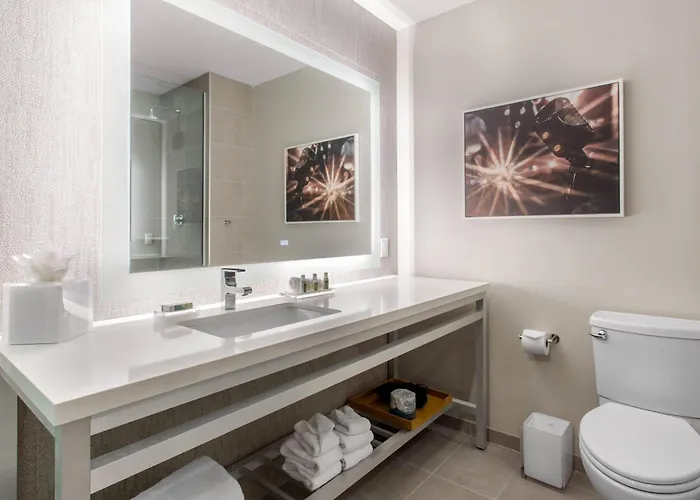 Cambria Hotel Philadelphia Downtown - Center City
