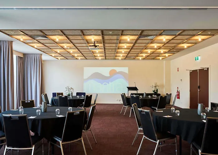 Mantra Albury