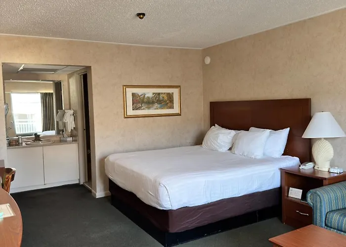 Impala Island Inn