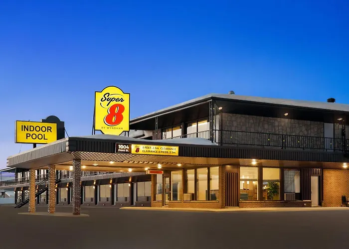 Super 8 By Wyndham Hearst On