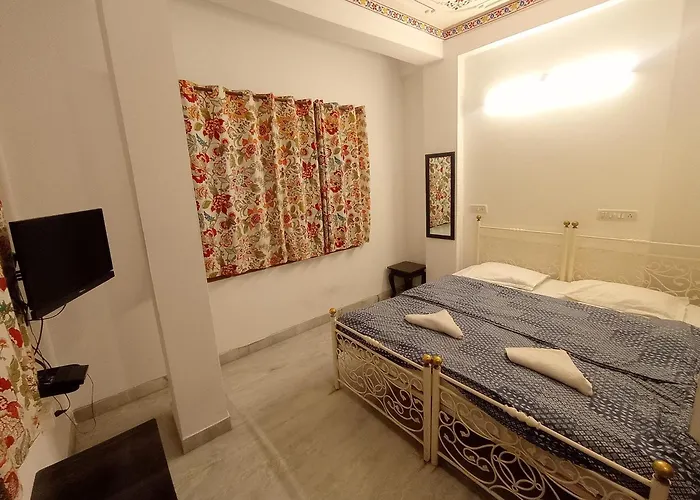 Little Peepal House
