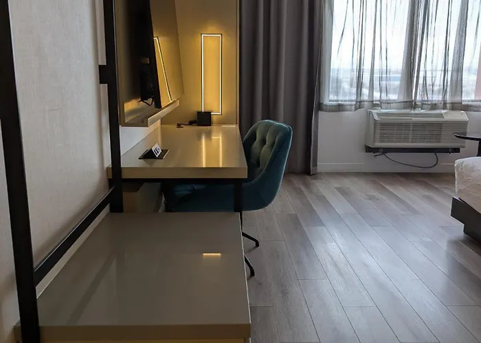 Bloom Mississauga, Tapestry Collection By Hilton