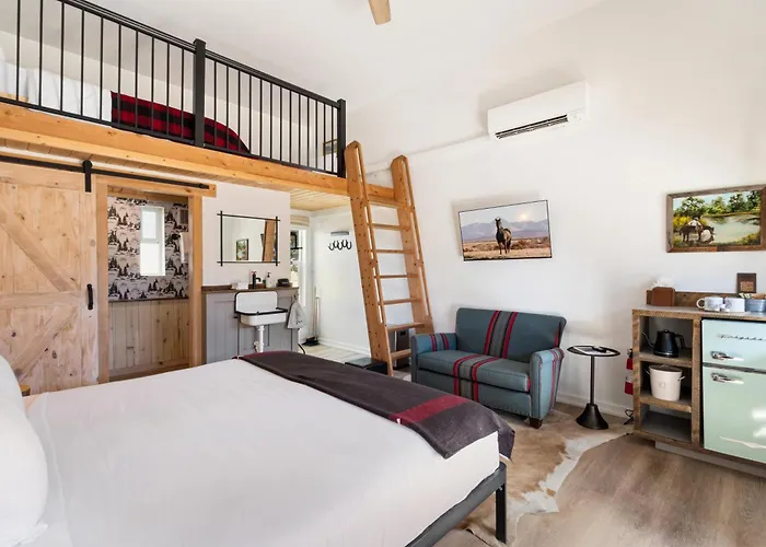 Hotel Palomino
