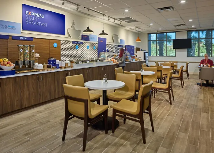 Holiday Inn Express & Suites Charleston Dwtn - Medical Ctr By Ihg