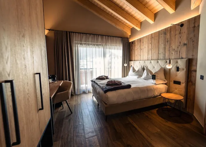 Paradise Lodge