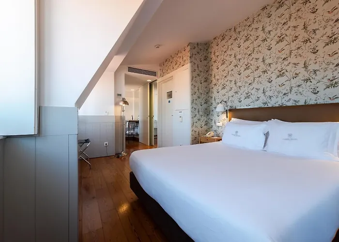 Lisboa Carmo Hotel