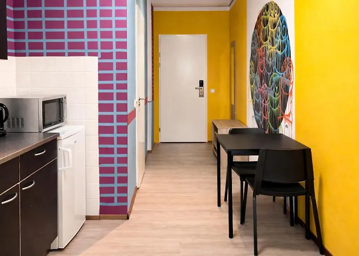 Amsterdam Teleport Hotel - Free Parking