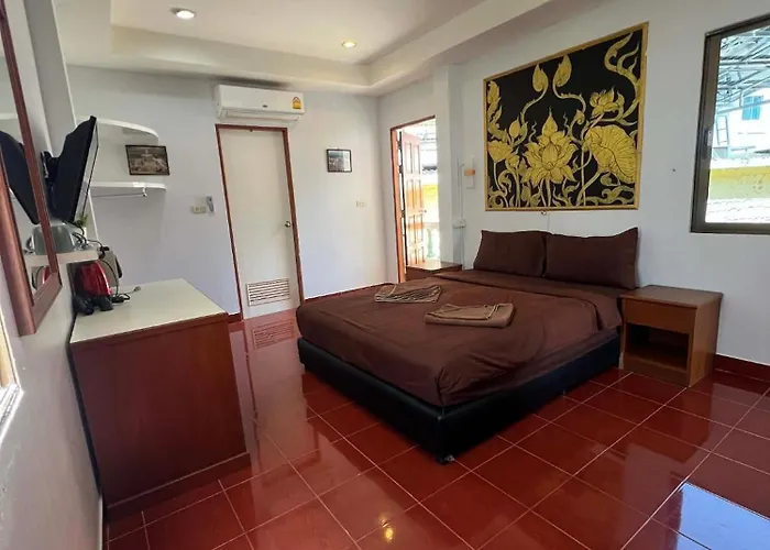 Ban Elephant Blanc Apartment