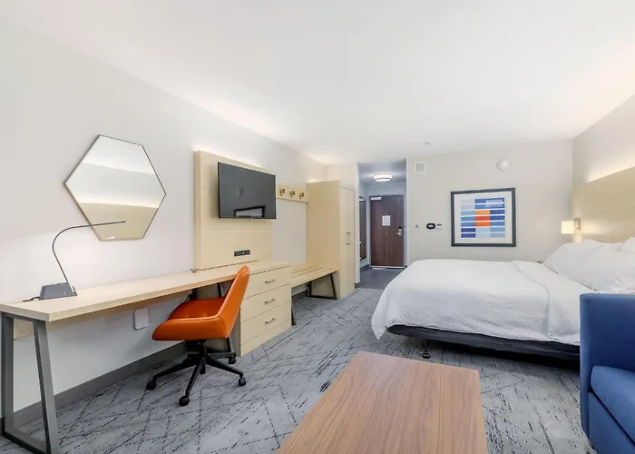 Holiday Inn Express & Suites - Medford By Ihg