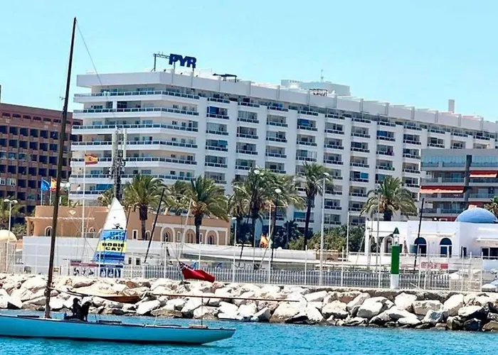 Hotel Apartamentos Pyr Fuengirola private studio