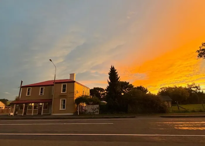 The Albury Est1879